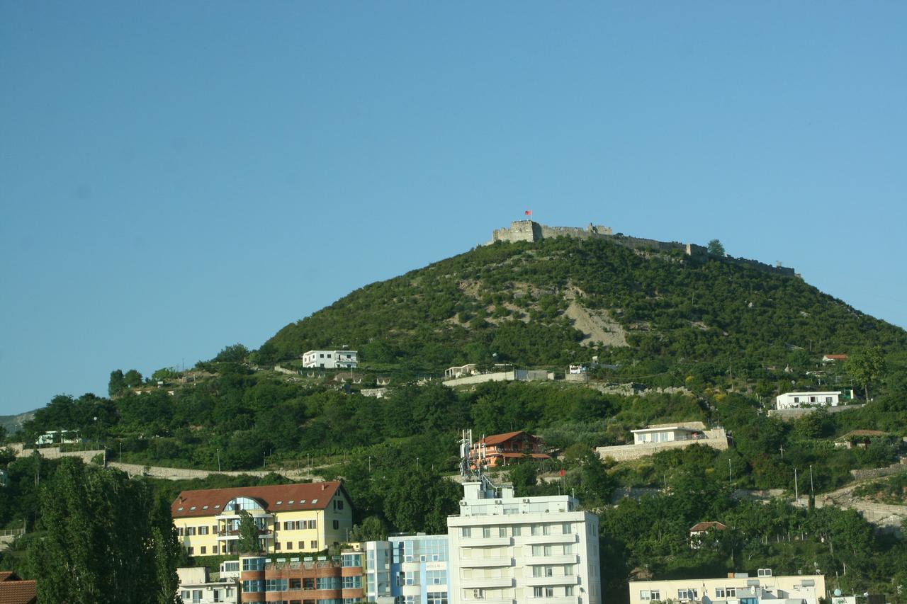 Hotel Siklad Lezhë المظهر الخارجي الصورة